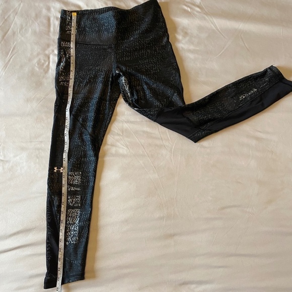 UA Compression‎ Leggings-Heat Gear- Black/Gray print- Size M- Mesh Cutouts - Picture 13 of 13